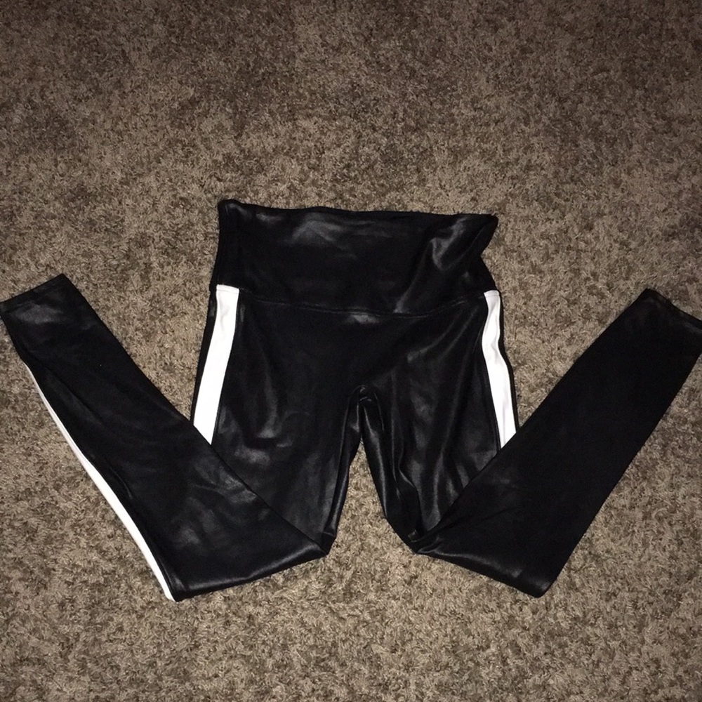 SPANX BLACK FAUX LEATHER SIDE STRIPE NWOT HIGH WAIST LEGGINGS SIZE LARGE - Picture 9 of 9